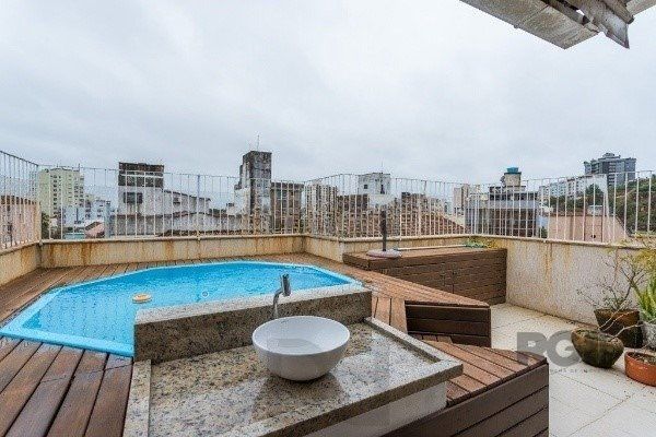 Vende-se cobertura com 4 quartos (2 suítes), 154m² e 1 vaga – Moinhos de Vento — foto 1