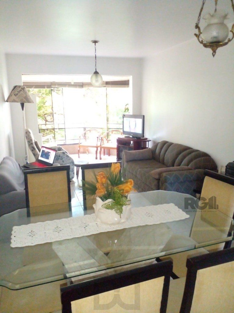 Apartamento de 2 dormitórios, 2 banheiros e 1 vaga de garagem no Bairro Petrópolis — foto 9