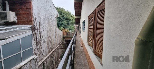 Vende-se ampla casa 6 quartos, 2 suítes, 5 vagas de garagem, churrasqueira e duas entradas individuais - 360m² - Chácara das Pedras — foto 26