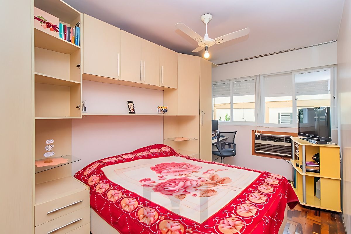 Vende-se apartamento com 3 quartos com closet - Petrópolis — foto 10