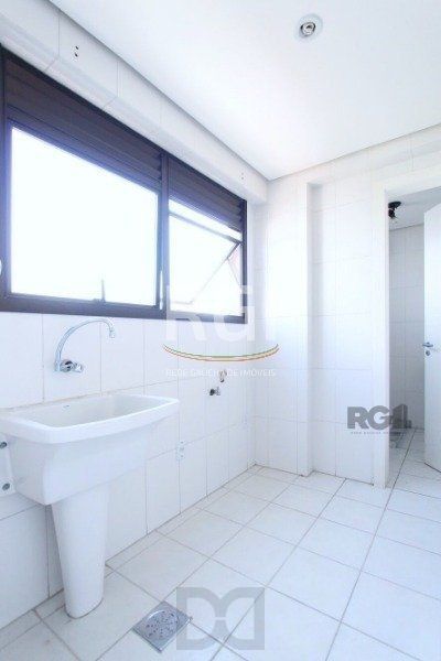 Vende-se apartamento 3 dorm com suíte e sacada 2 vagas cobertas - 126m² - Mont'Serrat — foto 16
