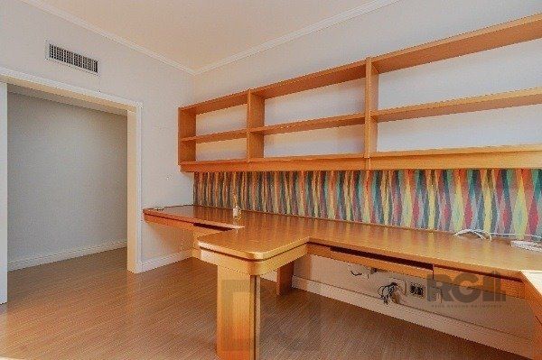 Vende-se luxuoso apartamento 3 quartos c/ suíte, dependência de empregada, gabinete, 2 vagas cobertas - 283m² - Moinhos de Vento — foto 30