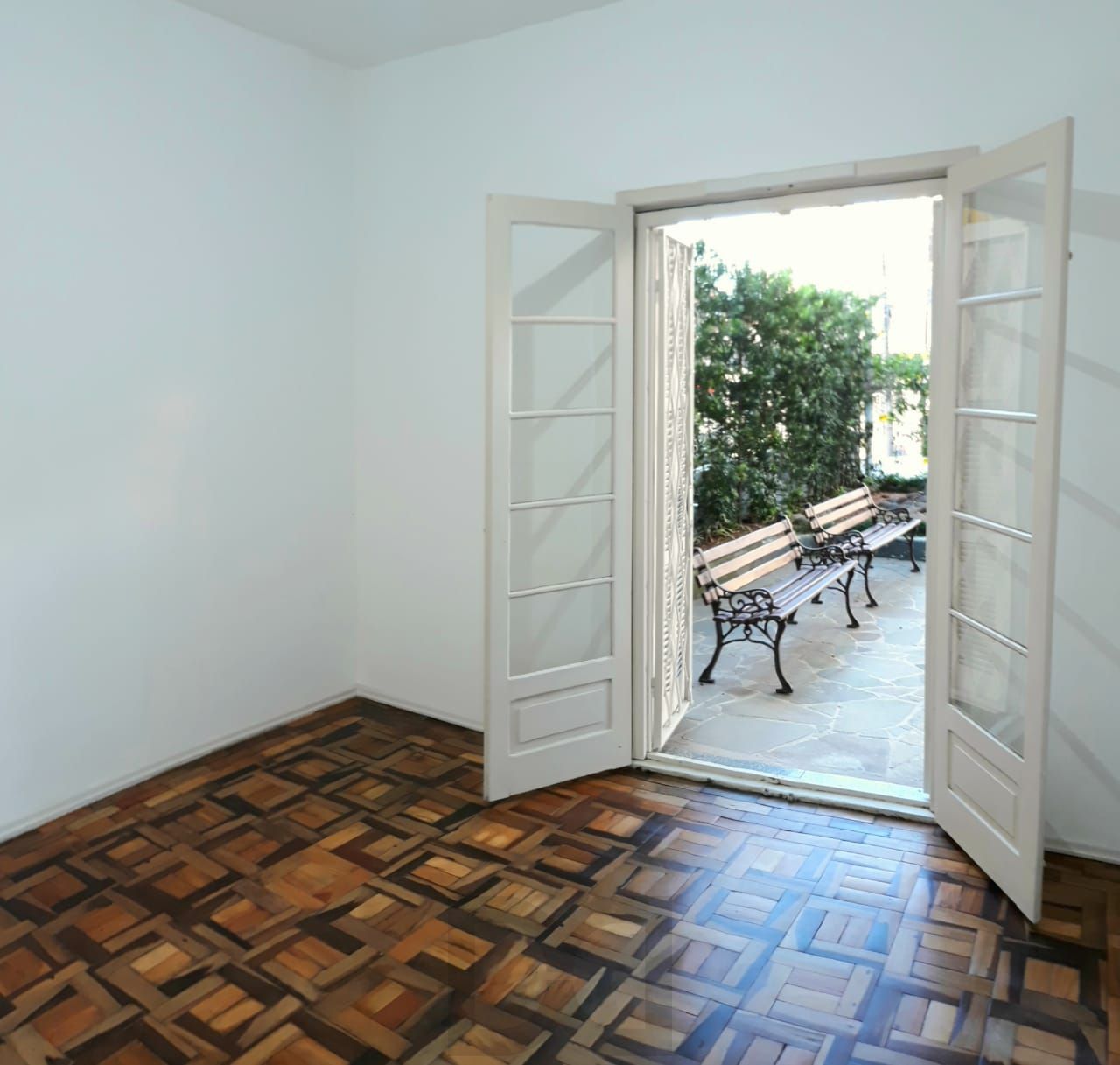 Vende-se apartamento térreo com 1 quarto, pátio privativo e 44 m² – Higienópolis — foto 2