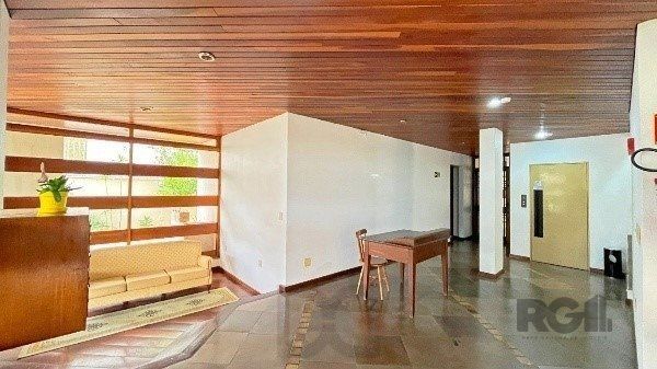 Apartamento com 3 Dormitórios, Suíte e Sacada e 1 vaga - 115m² - Petrópolis — foto 20