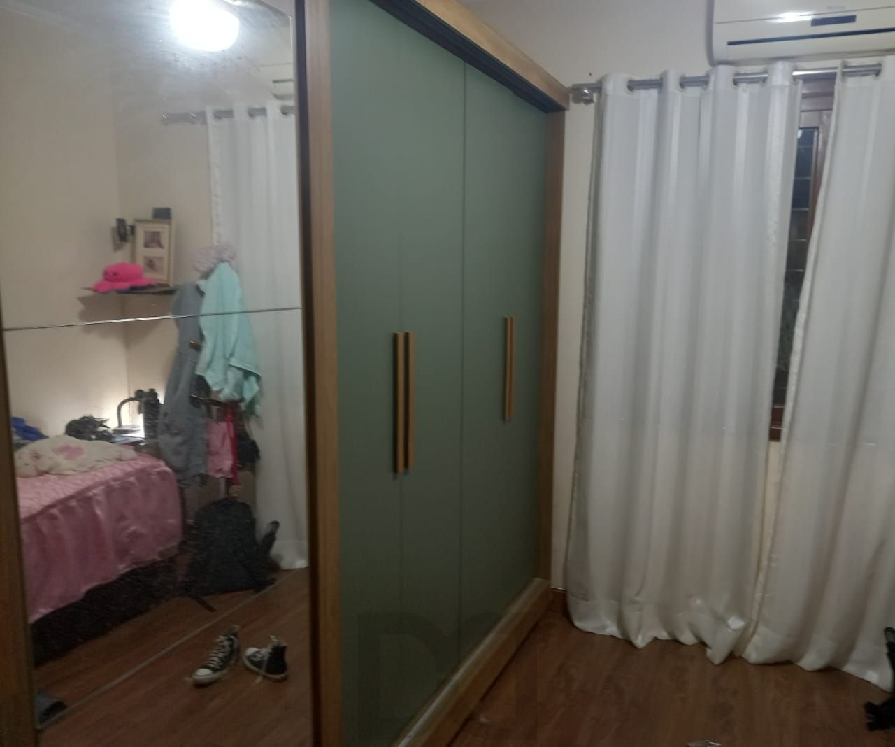 Excelente casa localzada ma Rua Santo Camaratto com 4 D e 1 suite — foto 12