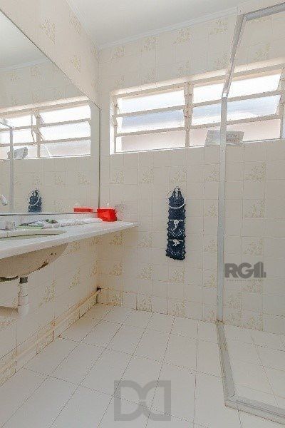 Vende-se excelente cobertura 2 quartos com suíte, 3 vagas de garagem com 156m² no Petrópolis — foto 25