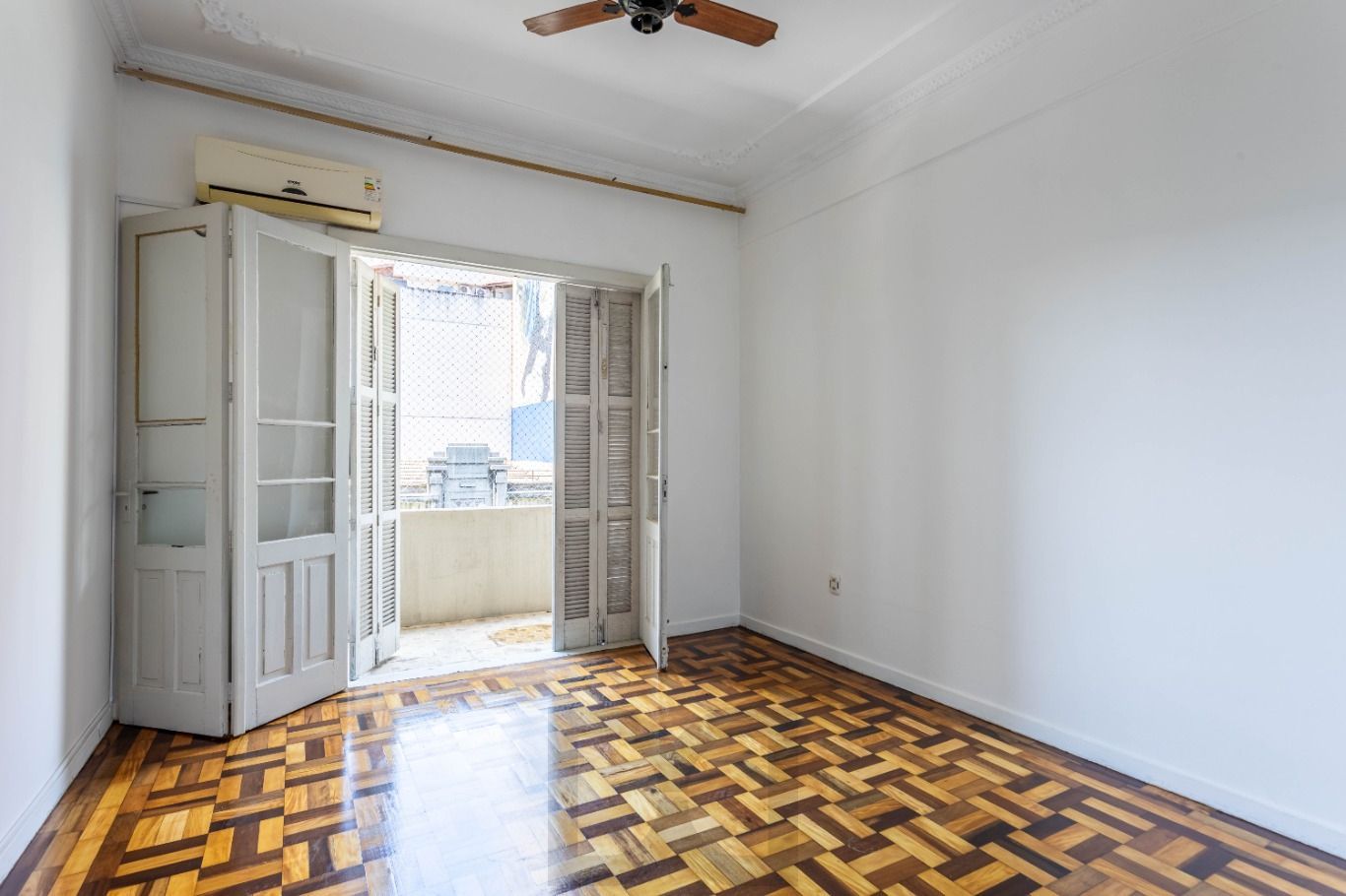 Vende-se apartamento com 2 quartos, 79 m² e sacada - Centro Histórico — foto 1