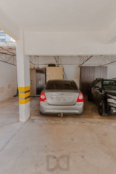 Vende-se excelente cobertura 2 quartos com suíte, 3 vagas de garagem com 156m² no Petrópolis — foto 15