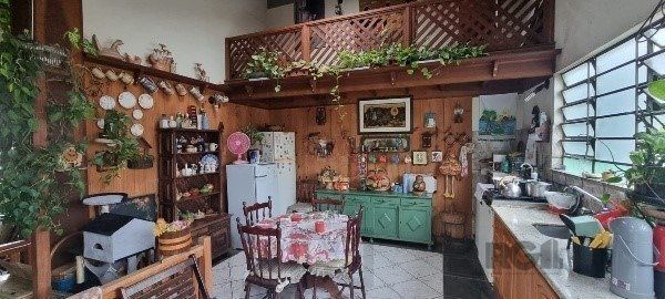 Vende-se ampla casa 6 quartos, 2 suítes, 5 vagas de garagem, churrasqueira e duas entradas individuais - 360m² - Chácara das Pedras — foto 46