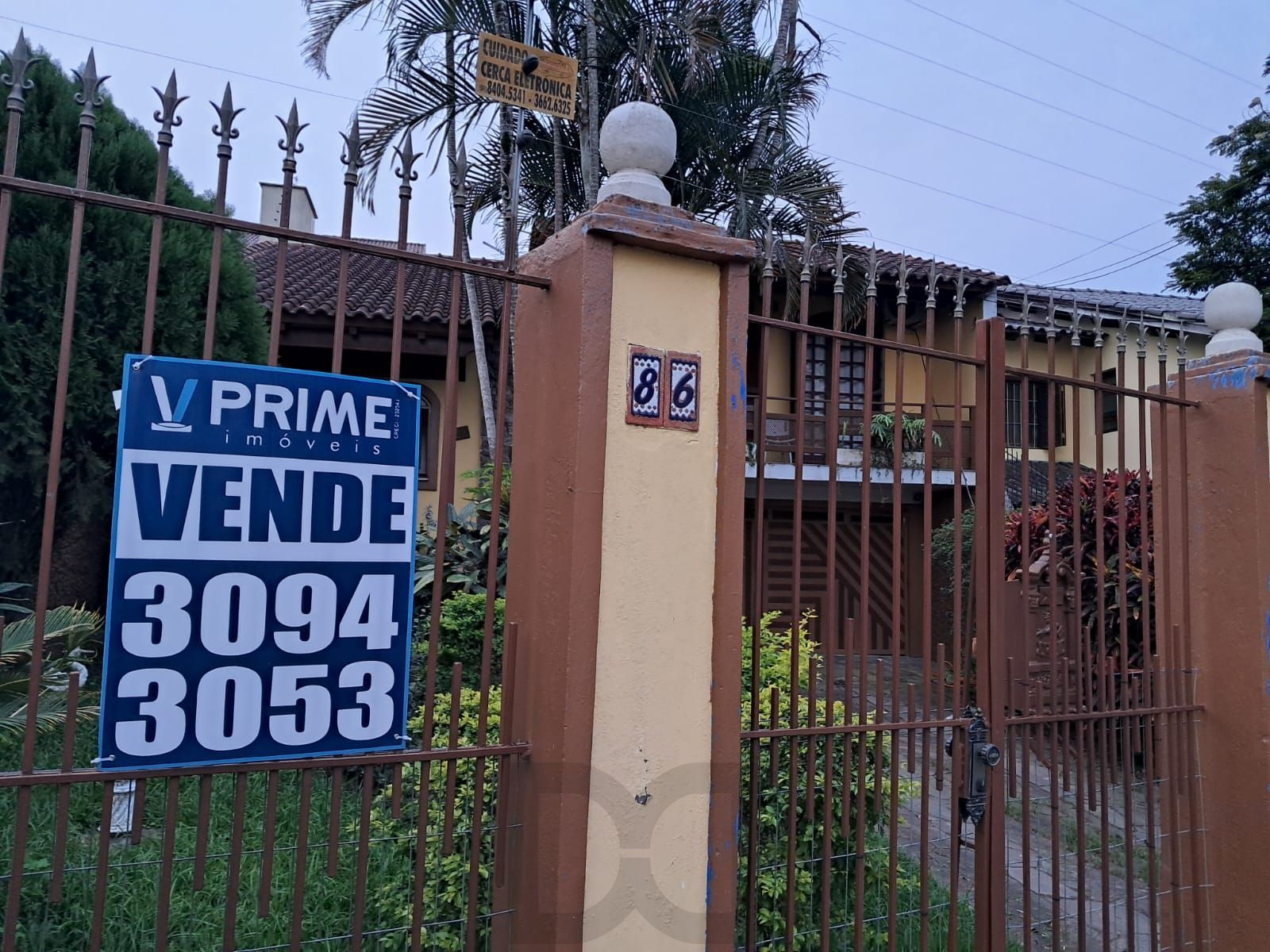 Excelente casa localzada ma Rua Santo Camaratto com 4 D e 1 suite — foto 24