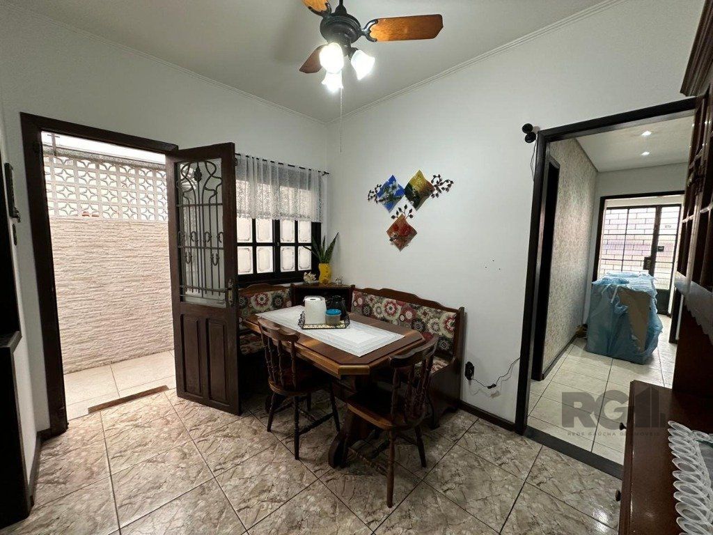 Vende-se ampla casa 3 quartos com hidro, 2 vagas, living com ladeira e salão de festas com churrasqueira - 260m² - Medianeira — foto 26