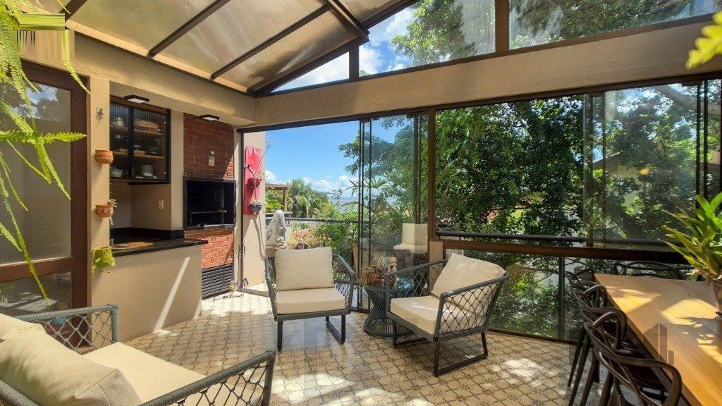 Vende-se ampla casa em condomínio com 3 dorm sendo 2 suítes, com 2 vagas e terraço - 200m² - Vila Assunção — foto 1