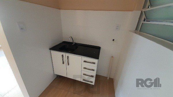 Vende-se belo Studio reformado próximo a Santa Casa, sol da manhã em andar alto - 31m² - Centro Histórico — foto 5