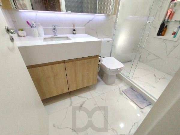 Vende-se apartamento reformado com 2 dormitórios (1 suíte) - 75 m² - Jardim Botânico — foto 18