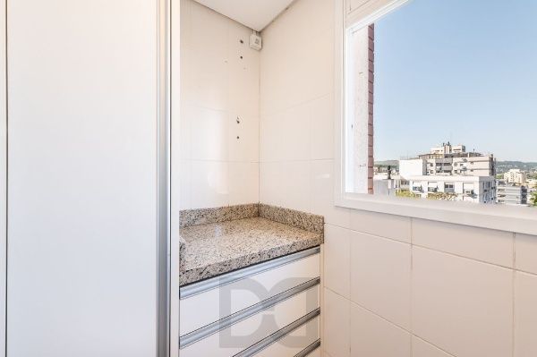 Vende-se apartamento com 2 quartos (1 suíte), 74m² e 2 vagas – Petrópolis — foto 21