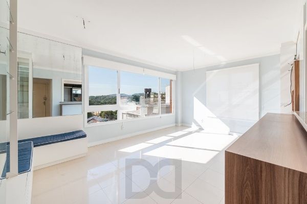 Vende-se apartamento com 2 quartos (1 suíte), 74m² e 2 vagas – Petrópolis — foto 1