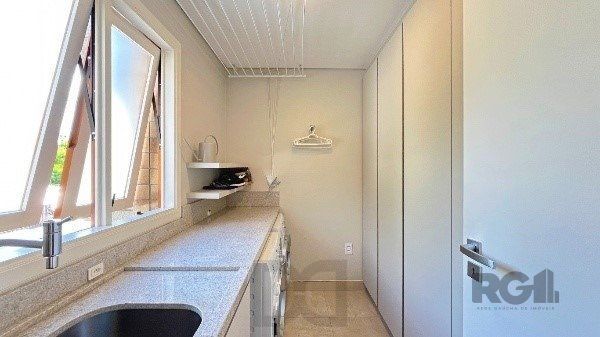Apartamento de 200m², 4 quartos, 1 suíte e 4 vagas – Moinhos de Vento — foto 18