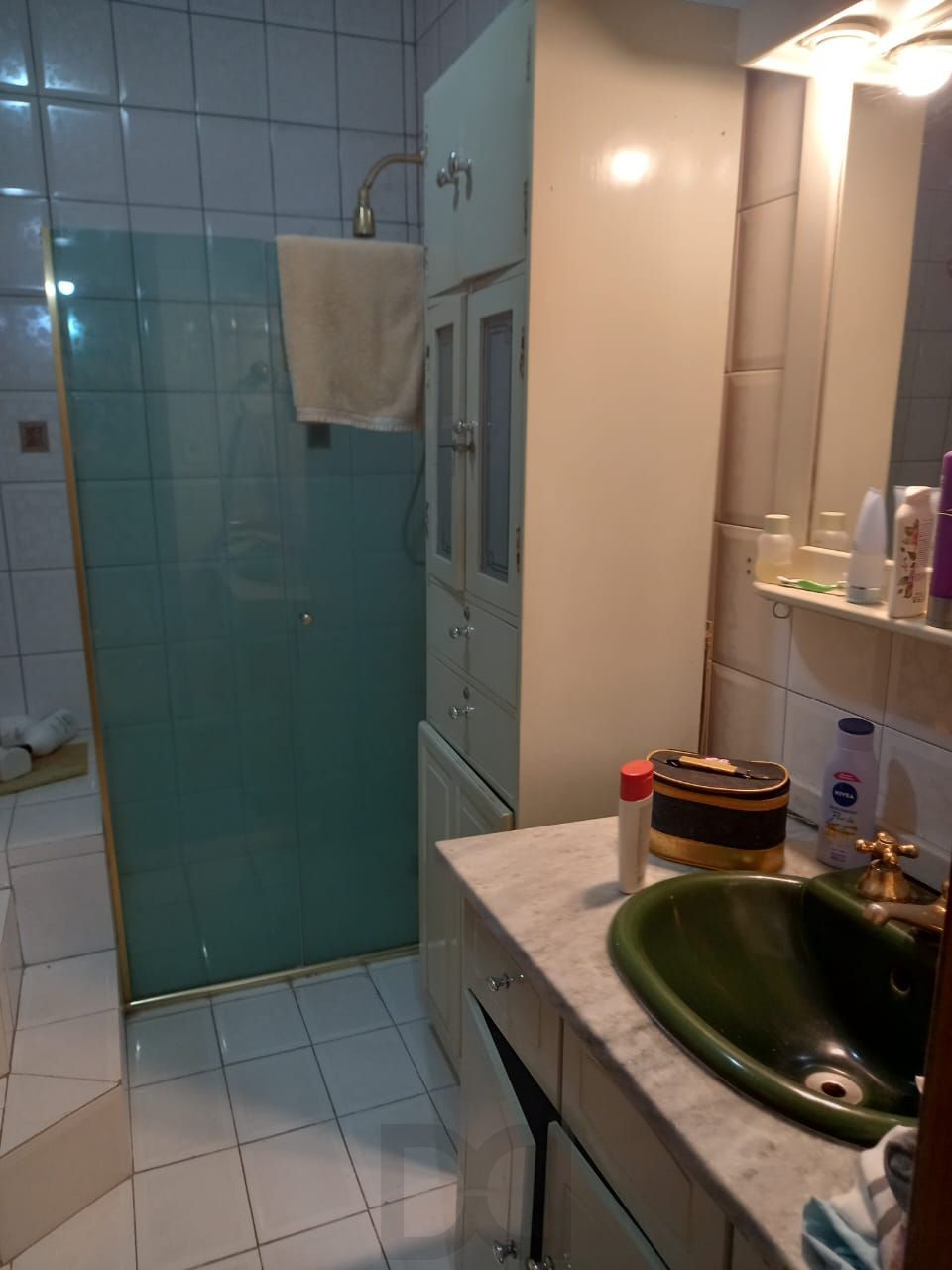Excelente casa localzada ma Rua Santo Camaratto com 4 D e 1 suite — foto 18