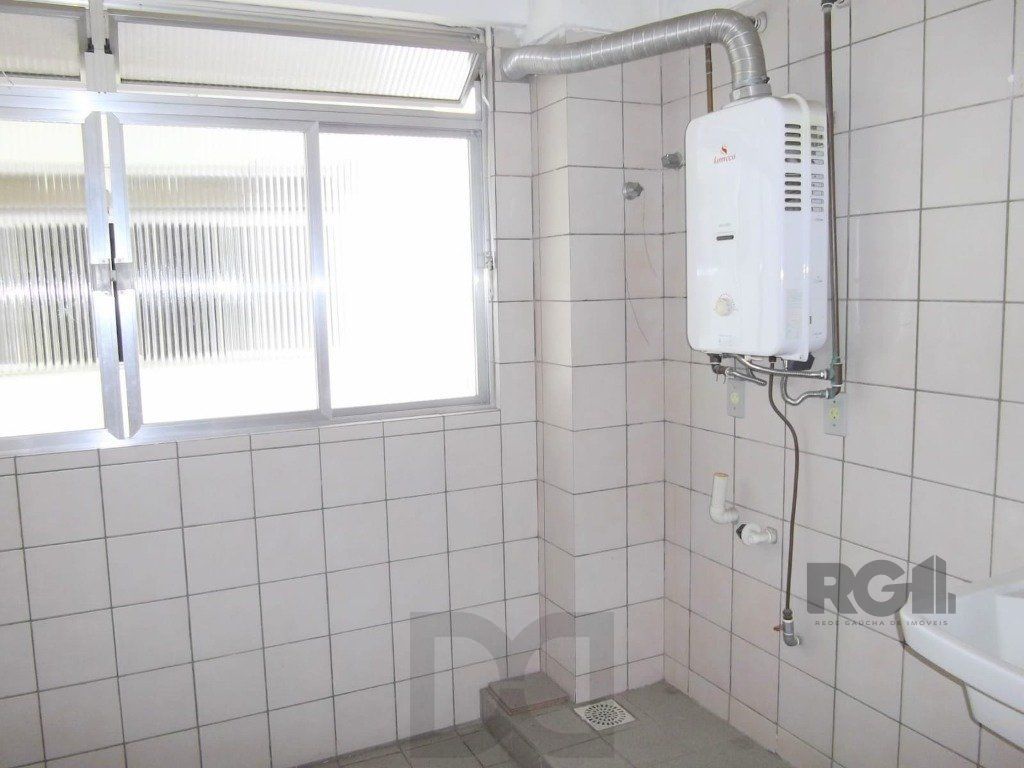 Apartamento 2 dormitórios, 1 suíte, 1 vaga - 90m² de área privativa no Bairro Mont Serrat — foto 9