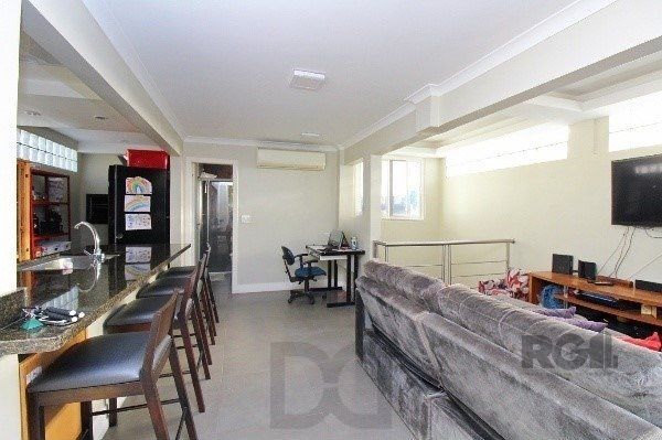 Bela cobertura 2 quartos com suíte e vaga coberta, sacada e piscina - 123m² - Bairro Petrópolis — foto 4