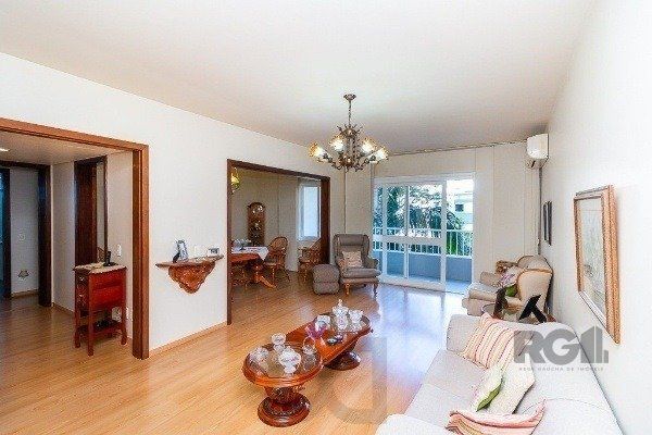 Vende-se amplo apartamento 3 quartos c/ suíte, 2 vagas, living com sacada e vista - 139m² - Auxiliadora — foto 1