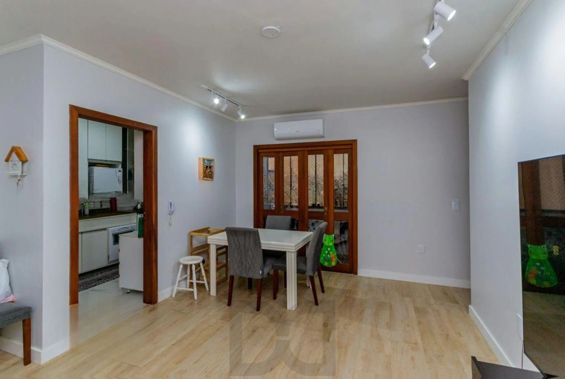 🏡 Vende-se apartamento com 2 quartos (1 suíte), 70,83 m² e 1 vaga – Jardim Botânico — foto 3