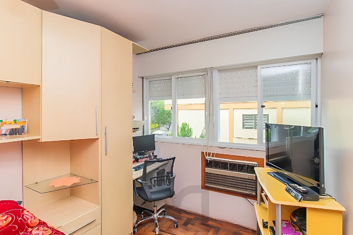 Vende-se apartamento com 3 quartos com closet - Petrópolis — foto 11