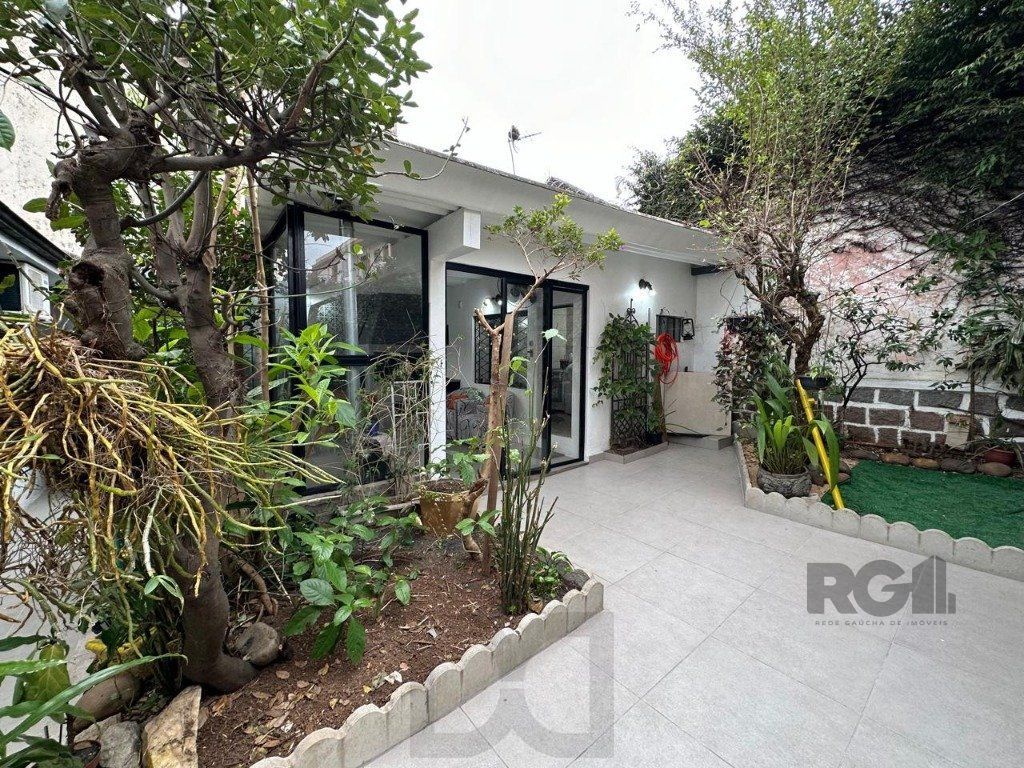 Vende-se ampla casa 3 quartos com hidro, 2 vagas, living com ladeira e salão de festas com churrasqueira - 260m² - Medianeira — foto 16