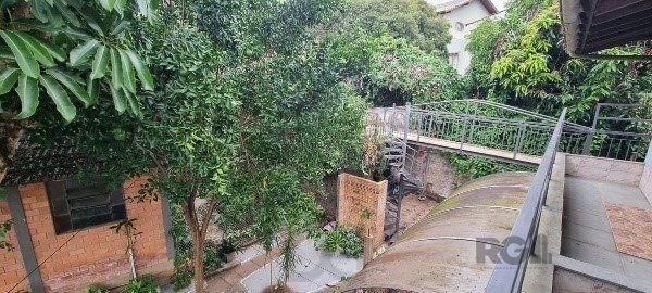 Vende-se ampla casa 6 quartos, 2 suítes, 5 vagas de garagem, churrasqueira e duas entradas individuais - 360m² - Chácara das Pedras — foto 27