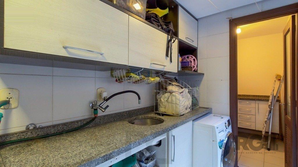 Vende-se ampla casa em condomínio com 3 dorm sendo 2 suítes, com 2 vagas e terraço - 200m² - Vila Assunção — foto 25