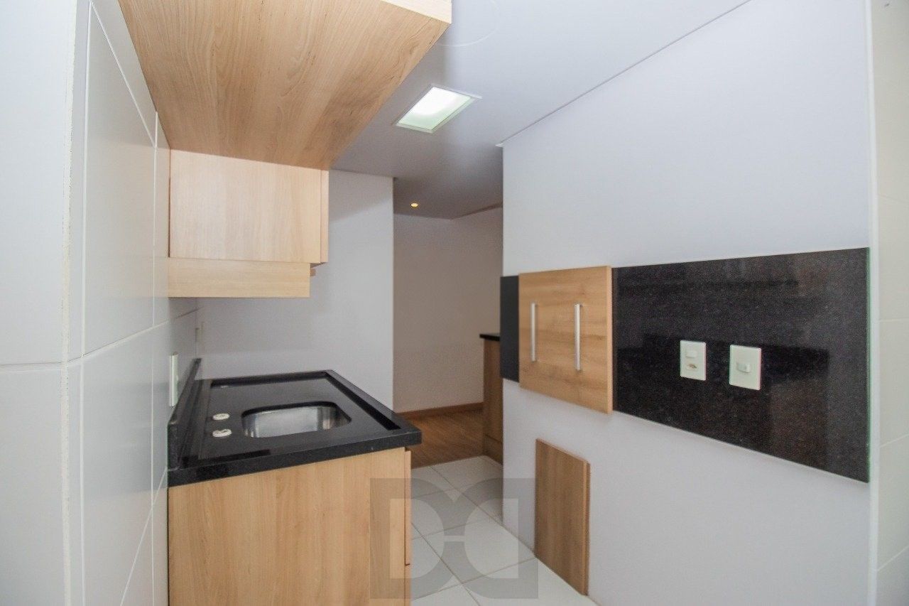 Apartamento com 70m², 2 dormitórios, 1 suíte, 1 vaga no bairro Higienópolis em Porto Alegre — foto 4