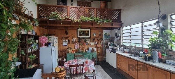 Vende-se ampla casa 6 quartos, 2 suítes, 5 vagas de garagem, churrasqueira e duas entradas individuais - 360m² - Chácara das Pedras — foto 13