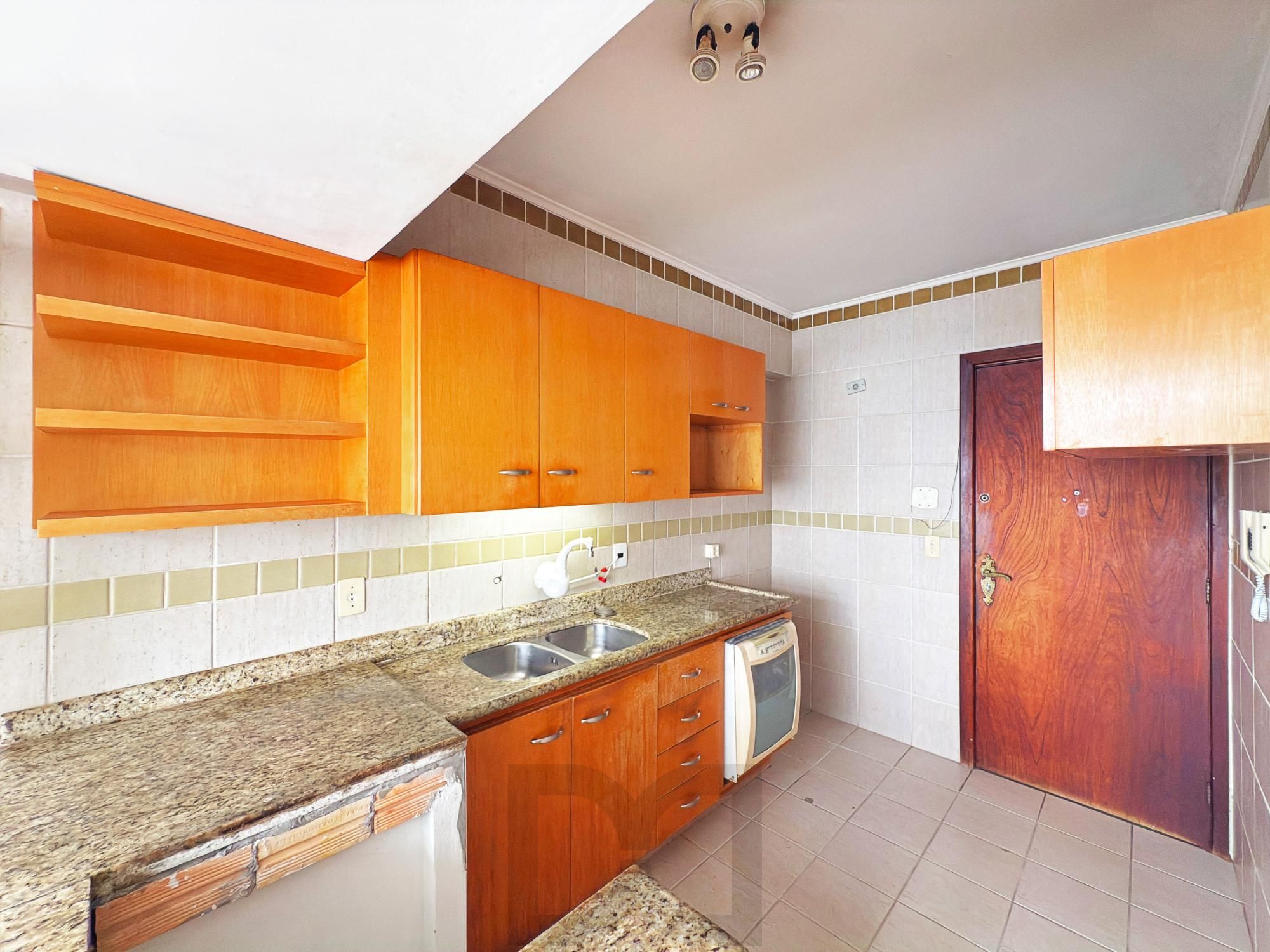 Apartamento de 3 Dormitórios localizado no bairro Petrópolis — foto 14