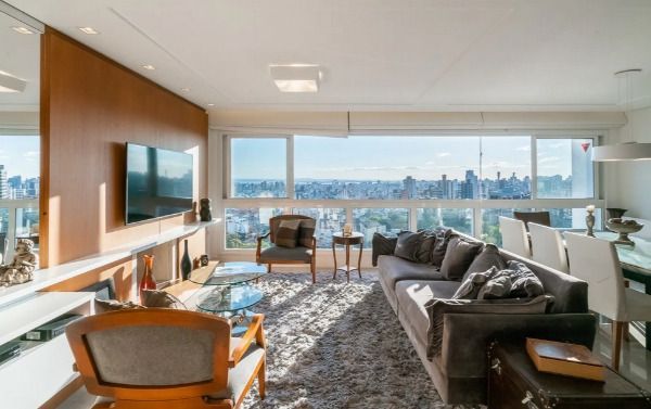 Vende-se amplo apartamento com 3 suítes, 126m² e 2 vagas - Petrópolis — foto 1