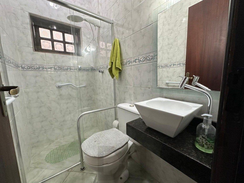 Vende-se ampla casa 3 quartos com hidro, 2 vagas, living com ladeira e salão de festas com churrasqueira - 260m² - Medianeira — foto 36