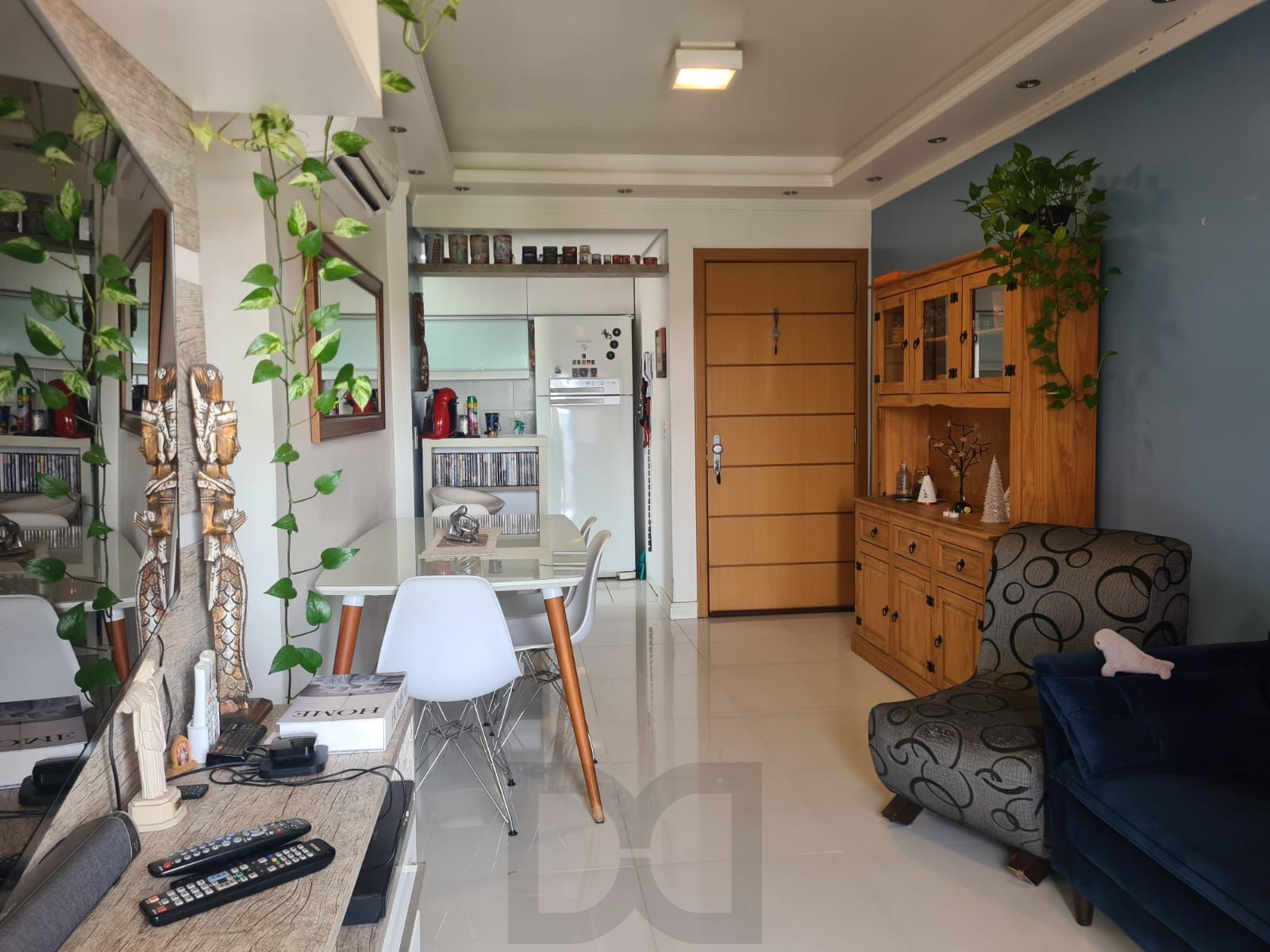 Vende-se apartamento com 3 quartos (1 suíte), 71 m² privativos e 2 vagas – Partenon — foto 1