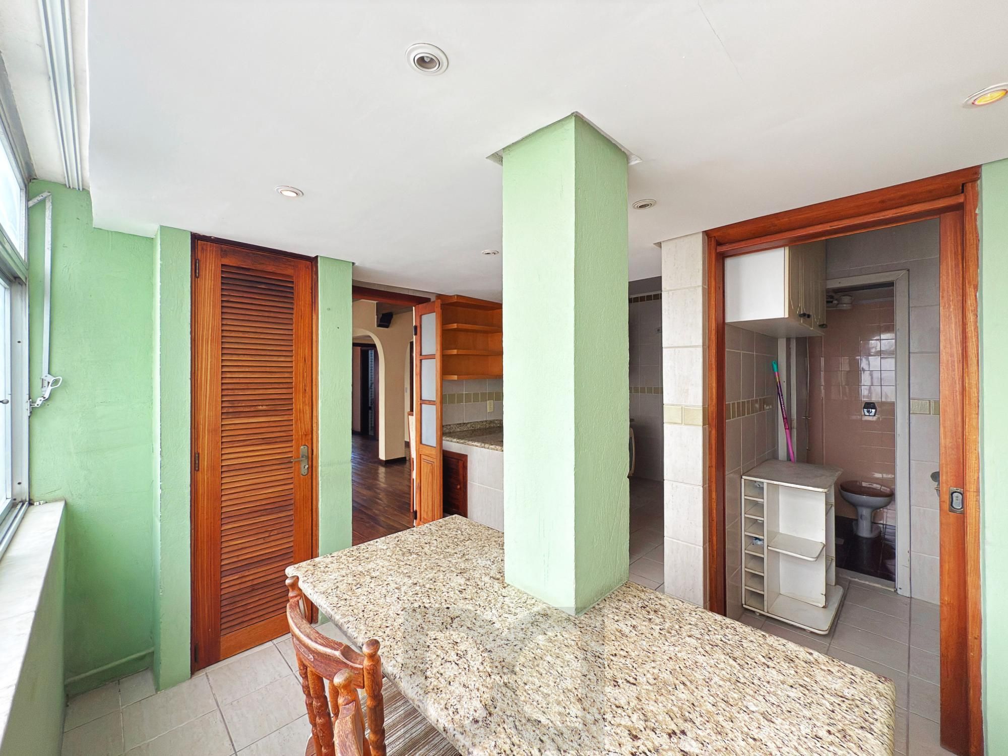 Apartamento de 3 Dormitórios localizado no bairro Petrópolis — foto 17