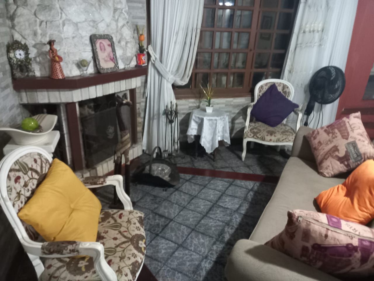 Excelente casa localzada ma Rua Santo Camaratto com 4 D e 1 suite — foto 7