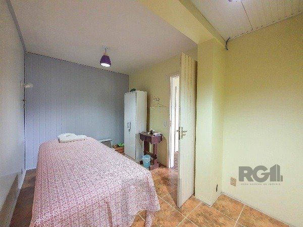 Vende-se excelente cada 3 quartos com suíte, 4 vagas, anexo comn salão de festas, podendo ser usada para fins comerciais - 255m² - Chácara das Pedras — foto 34