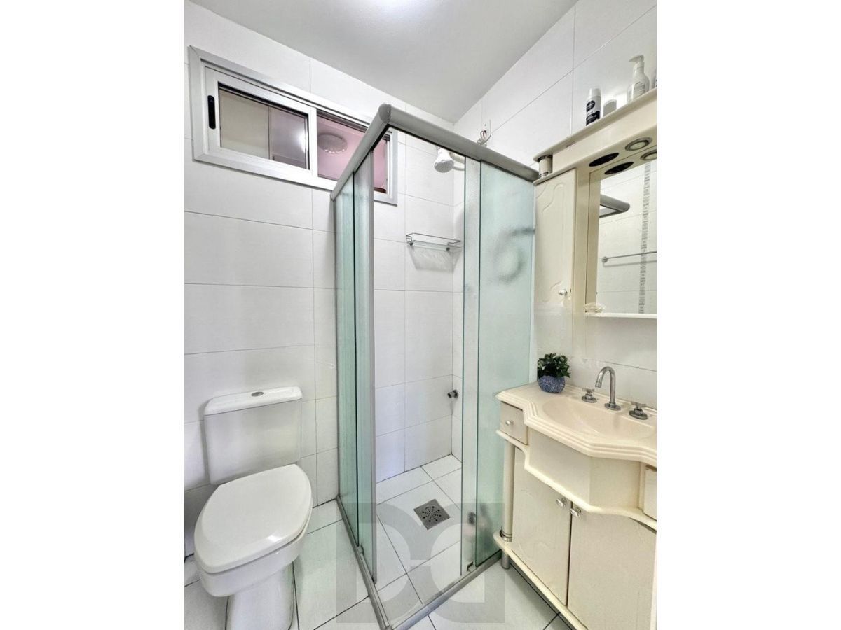 Vende-se apartamento com 2 quartos, 2 vagas – Passo da Areia — foto 7