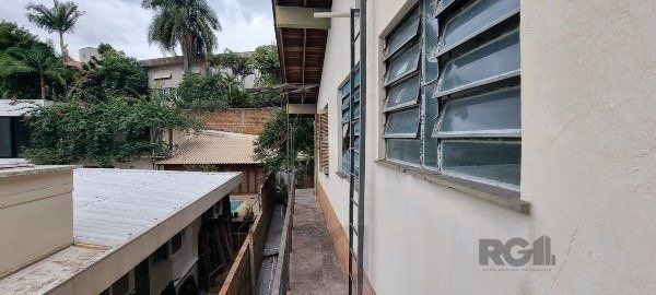 Vende-se ampla casa 6 quartos, 2 suítes, 5 vagas de garagem, churrasqueira e duas entradas individuais - 360m² - Chácara das Pedras — foto 24