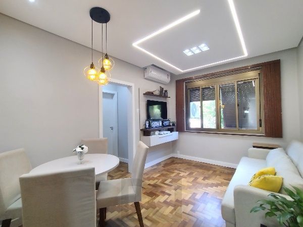 Vende-se apartamento reformado com 2 dormitórios (1 suíte) - 75 m² - Jardim Botânico — foto 1