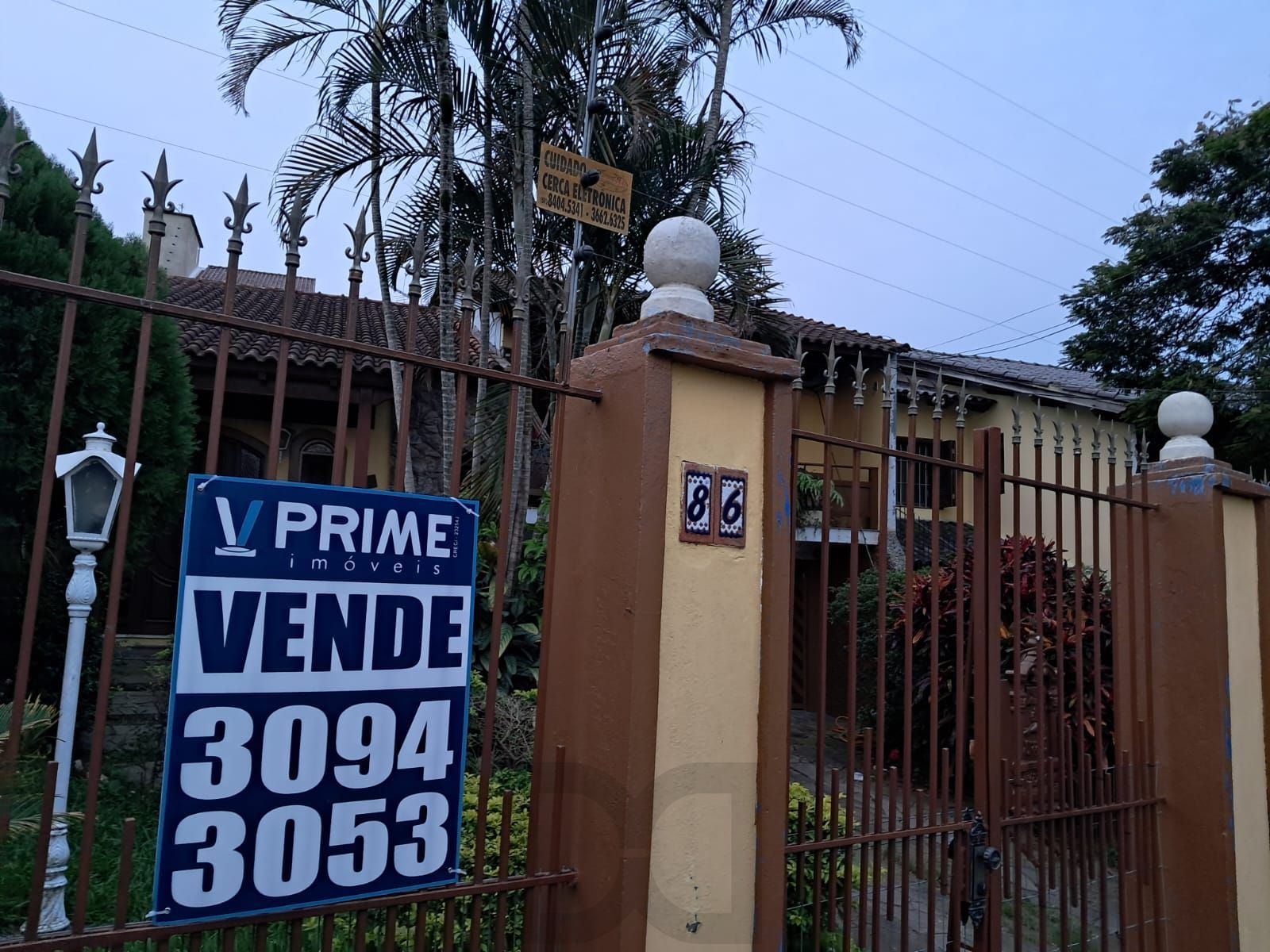 Excelente casa localzada ma Rua Santo Camaratto com 4 D e 1 suite — foto 23