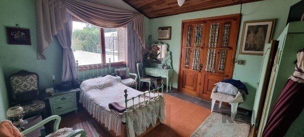Vende-se ampla casa 6 quartos, 2 suítes, 5 vagas de garagem, churrasqueira e duas entradas individuais - 360m² - Chácara das Pedras — foto 29