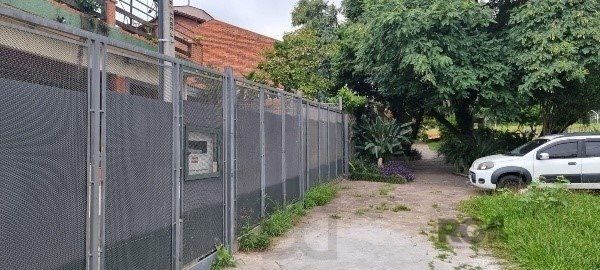 Vende-se ampla casa 6 quartos, 2 suítes, 5 vagas de garagem, churrasqueira e duas entradas individuais - 360m² - Chácara das Pedras — foto 37