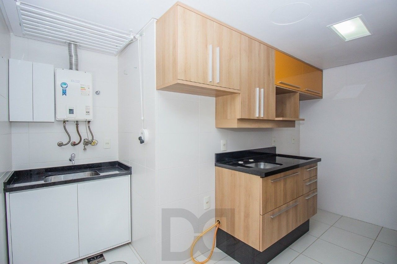 Apartamento com 70m², 2 dormitórios, 1 suíte, 1 vaga no bairro Higienópolis em Porto Alegre — foto 3