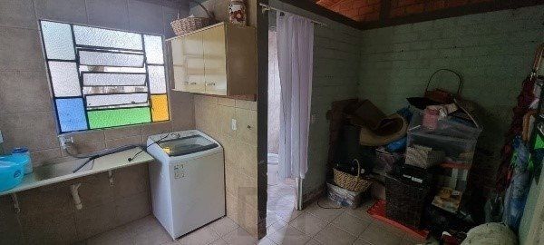 Vende-se ampla casa 6 quartos, 2 suítes, 5 vagas de garagem, churrasqueira e duas entradas individuais - 360m² - Chácara das Pedras — foto 45