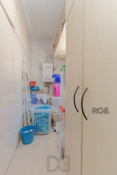 Vende-se excelente cobertura 2 quartos com suíte, 3 vagas de garagem com 156m² no Petrópolis — foto 20