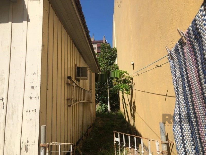 Terreno amplo com 8,80m²x63,50m² de área total, excelente localização no Bairro Petrópolis — foto 8