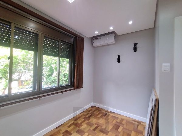 Vende-se apartamento reformado com 2 dormitórios (1 suíte) - 75 m² - Jardim Botânico — foto 25